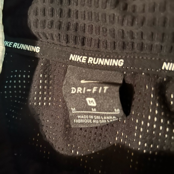Nike Dri-Fit running jacket - Picture 3 of 3